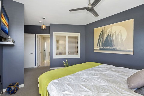 Resort On The Beach 1219 / 20 - Tourism Caloundra 4