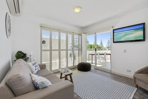 Resort On The Beach 1219 / 20 - Tourism Caloundra 6