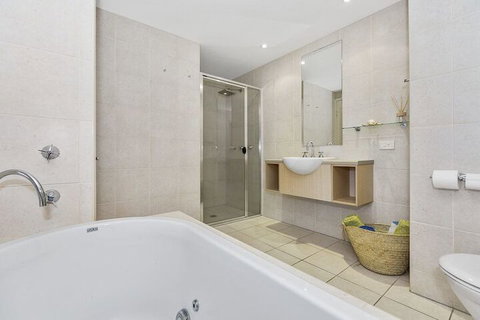 Resort On The Beach 1219 / 20 - Tourism Caloundra 2