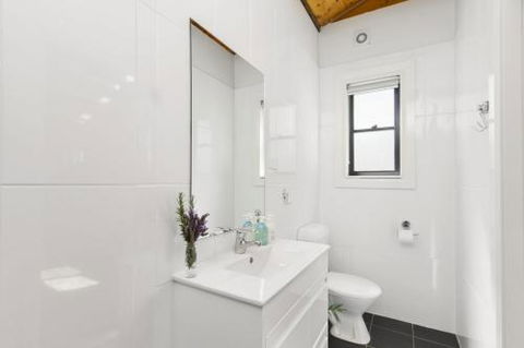 BLUE APPLE LODGE - Tourism Caloundra 6