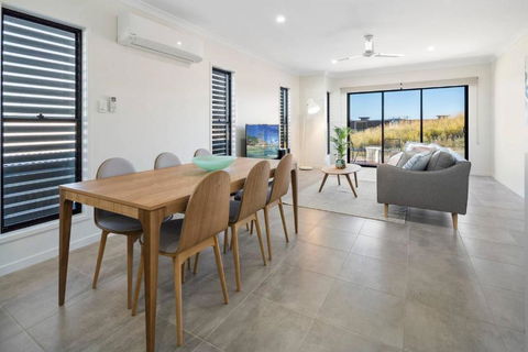 DAYDREAMING Airlie Beach Water Views & Only 200m To Boardwalk. - Tourism Caloundra 5