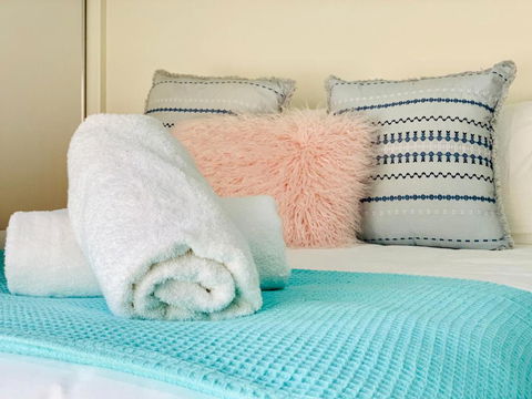 DAYDREAMING Airlie Beach Water Views & Only 200m To Boardwalk. - Tourism Caloundra 6