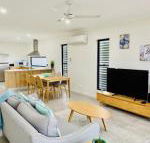 DAYDREAMING Airlie Beach Water views  only 200m to boardwalk. - Tourism Caloundra
