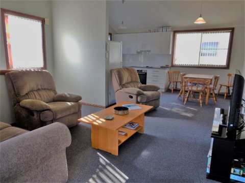 Ocean 1 / 38 Oceans Apartment - Tourism Caloundra 2