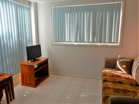 Ocean 1 / 38 Oceans Apartment - Tourism Caloundra 4