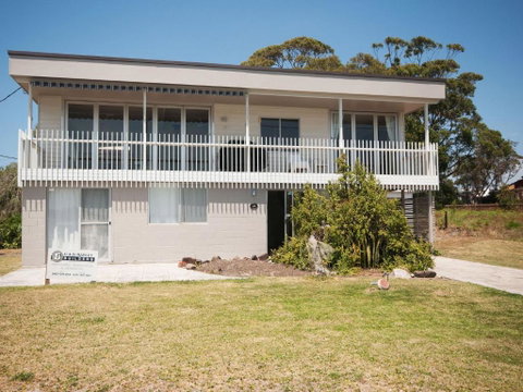 Riverwatch - Tourism Caloundra 2