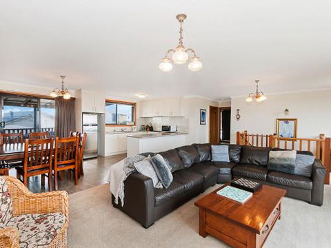 AMBIENCE By THE SEA - Tourism Caloundra 2