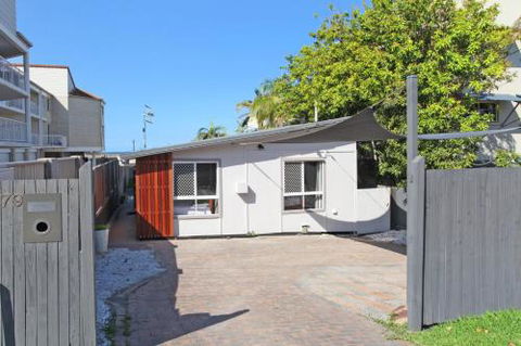 BEACH SHOPS & FABULOUS VACATION HOME! - Tourism Caloundra 2