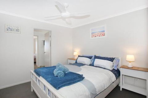 BEACH SHOPS & FABULOUS VACATION HOME! - Tourism Caloundra 4