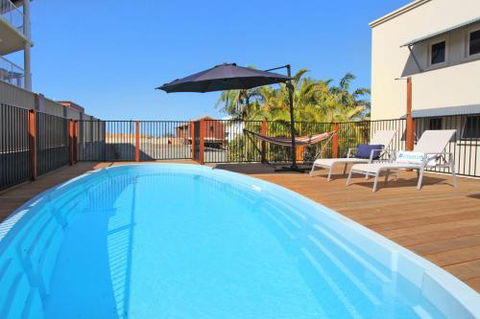 BEACH SHOPS & FABULOUS VACATION HOME! - Tourism Caloundra 6