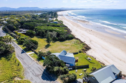 A PERFECT STAY - Belongil On The Beach - Tourism Caloundra 0