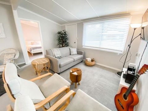 Frangipani Cottage - Tourism Caloundra 0