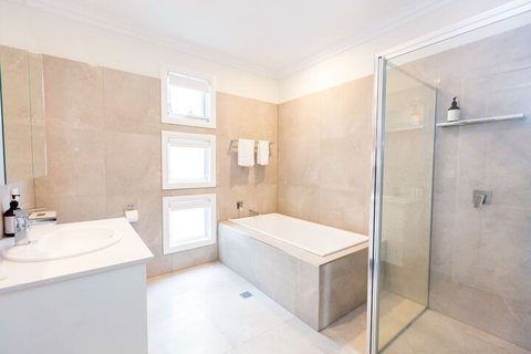Wagga Apartments 5 - Tourism Caloundra 3
