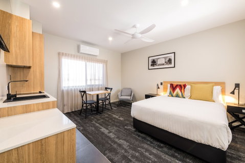 Avenue Motel Apartments - Tourism Caloundra 6