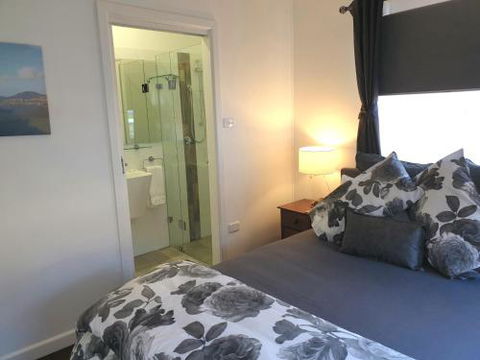 NEW Winston Cottage Leura Views & Location - Tourism Caloundra 4