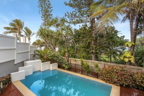 Summer Breeze - Tourism Caloundra 2