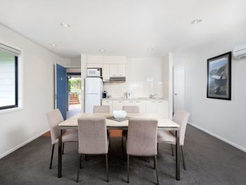 Flagship Villa 111 Horizons Golf Club - Tourism Caloundra 2