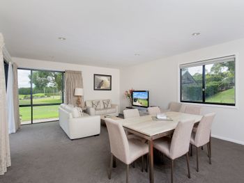 Flagship Villa 111 Horizons Golf Club - Tourism Caloundra 6