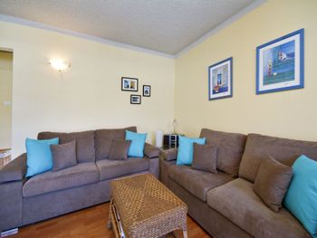 Shoal Towers Unit 5 / 11 Shoal Bay Road - Tourism Caloundra 0