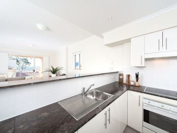 Shoal Bay Road Barrington Unit 406 - Tourism Caloundra 3