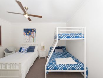 Ronald Avenue Shoal Heights Unit 03 69 - Tourism Caloundra 4