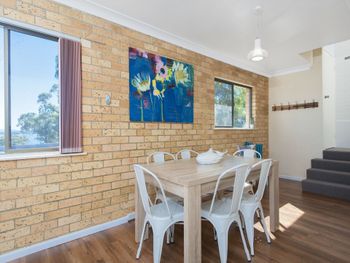 Ronald Avenue Shoal Heights Unit 03 69 - Tourism Caloundra 6
