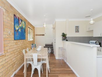 Ronald Avenue Shoal Heights Unit 03 69 - Tourism Caloundra 1