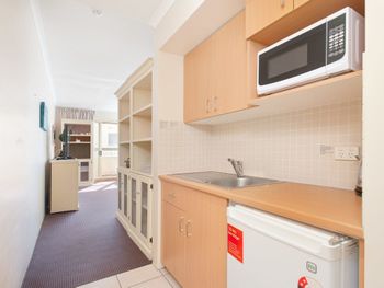 Whitesands Unit 213 Shoal Bay Road - Tourism Caloundra 2