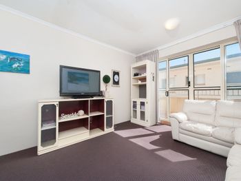 Whitesands Unit 213 Shoal Bay Road - Tourism Caloundra 4