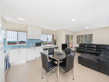 Bel Mare Unit 1 / 1 Shoal Bay Road - Tourism Caloundra 0