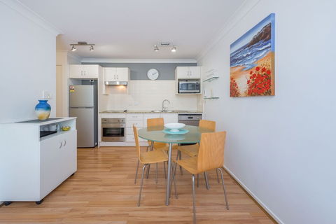 Beach Club 18 Nelson Bay - Tourism Caloundra 2