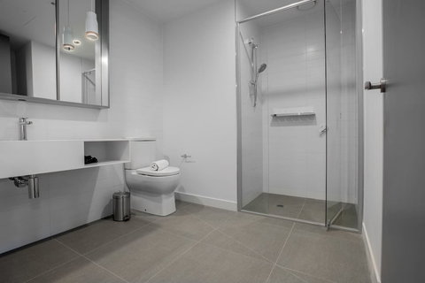 Designer 2 Bedroom Apartment In Parkville - Tourism Caloundra 3