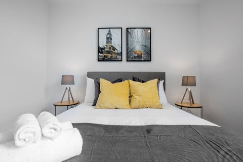 Designer 2 Bedroom Apartment In Parkville - Tourism Caloundra 4