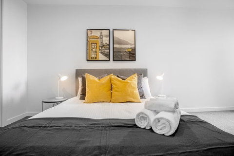 Designer 2 Bedroom Apartment In Parkville - Tourism Caloundra 1