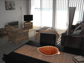 Oceanic Unit 14 - Tourism Caloundra 0