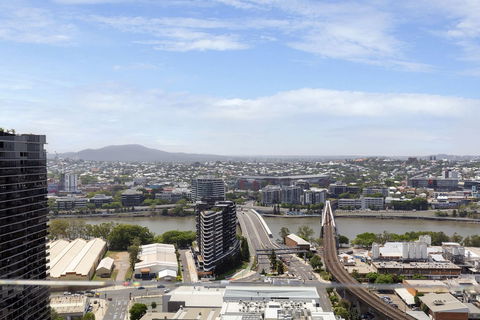 Designer South Bank Apartment - Tourism Caloundra 5