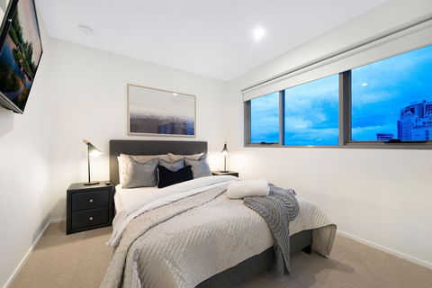 NEO Apartments Holidays Gold Coast - Tourism Caloundra 3