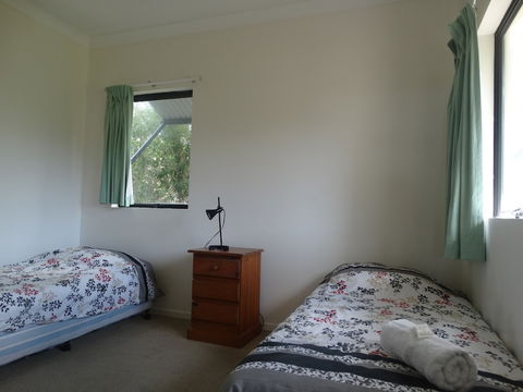 Costa Bella Apartments - Tourism Caloundra 4