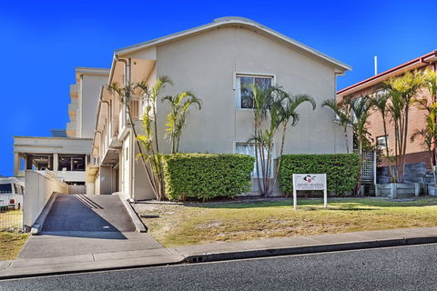 Zenith Unit 7 / 10 Messines Street - Tourism Caloundra 0