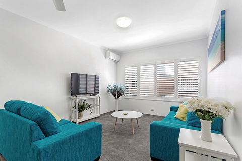 Zenith Unit 7 / 10 Messines Street - Tourism Caloundra 3