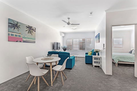 Zenith Unit 7 / 10 Messines Street - Tourism Caloundra 4