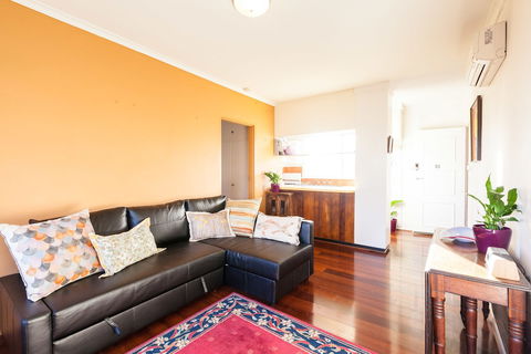 ELEANOR, 1BDR Fitzroy North Apartment - Tourism Caloundra 2