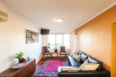 ELEANOR, 1BDR Fitzroy North Apartment - Tourism Caloundra 3