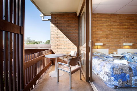 Villa Noosa Hotel - Tourism Caloundra 3