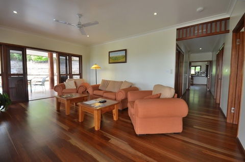 The Summit B&B - Tourism Caloundra 3