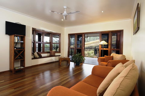 The Summit B&B - Tourism Caloundra 4