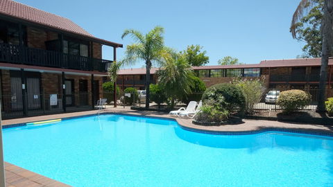 Maclin Lodge Motel - Tourism Caloundra 4