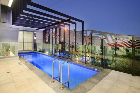 Oaks Gladstone Grand Hotel - Tourism Caloundra 3