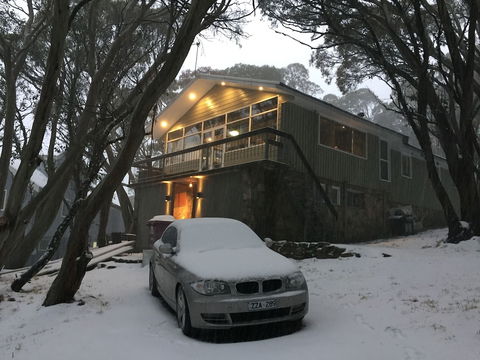Amber Lodge Mt Buller - Hostel - Tourism Caloundra 1