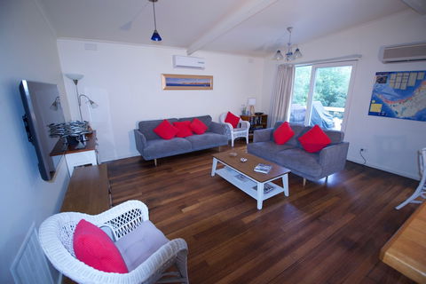 Beachwalk Cottage - Tourism Caloundra 4